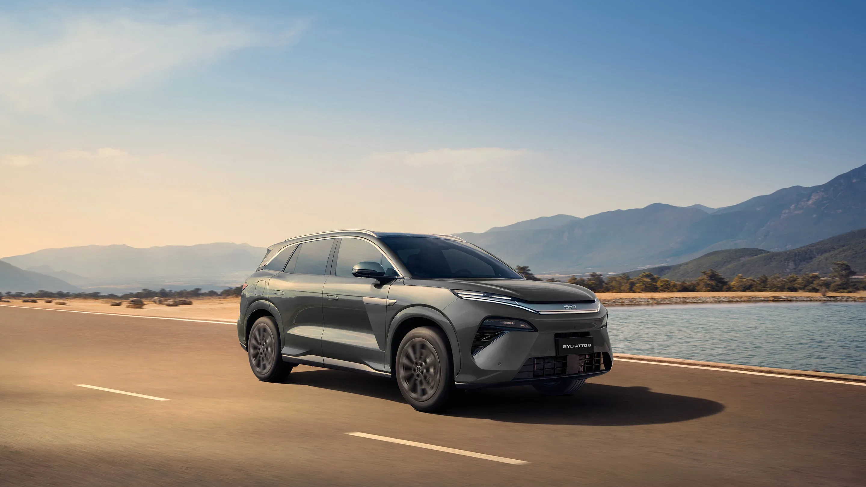 BYD ATTO 8 — foto 1